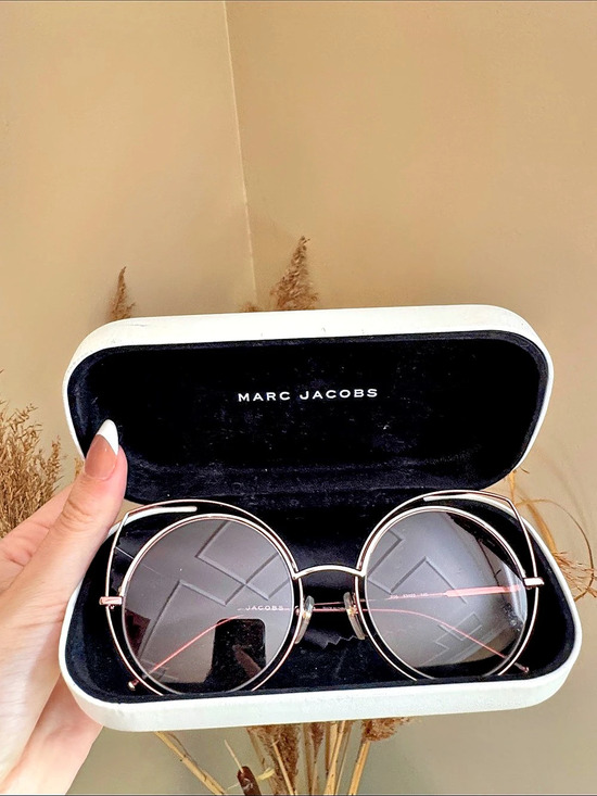 Marc Jacobs Accessories - Marc Jacobs Round Metal Frame Glasses in Pink & Red